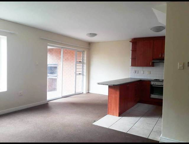 2 BEDROOM TOWNHOUSE RENTED IN LORRAINE